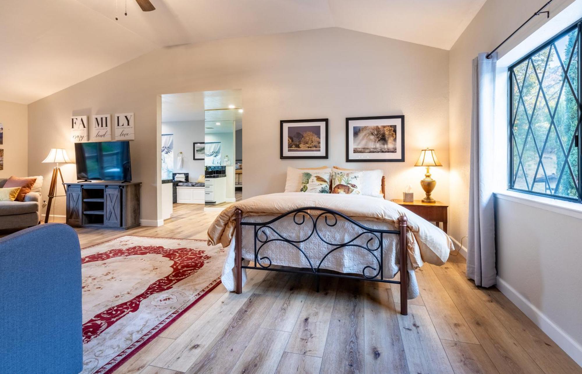 River View Retreat Sleeps 16/ Hot Tub/basketball Court * Oakhurst