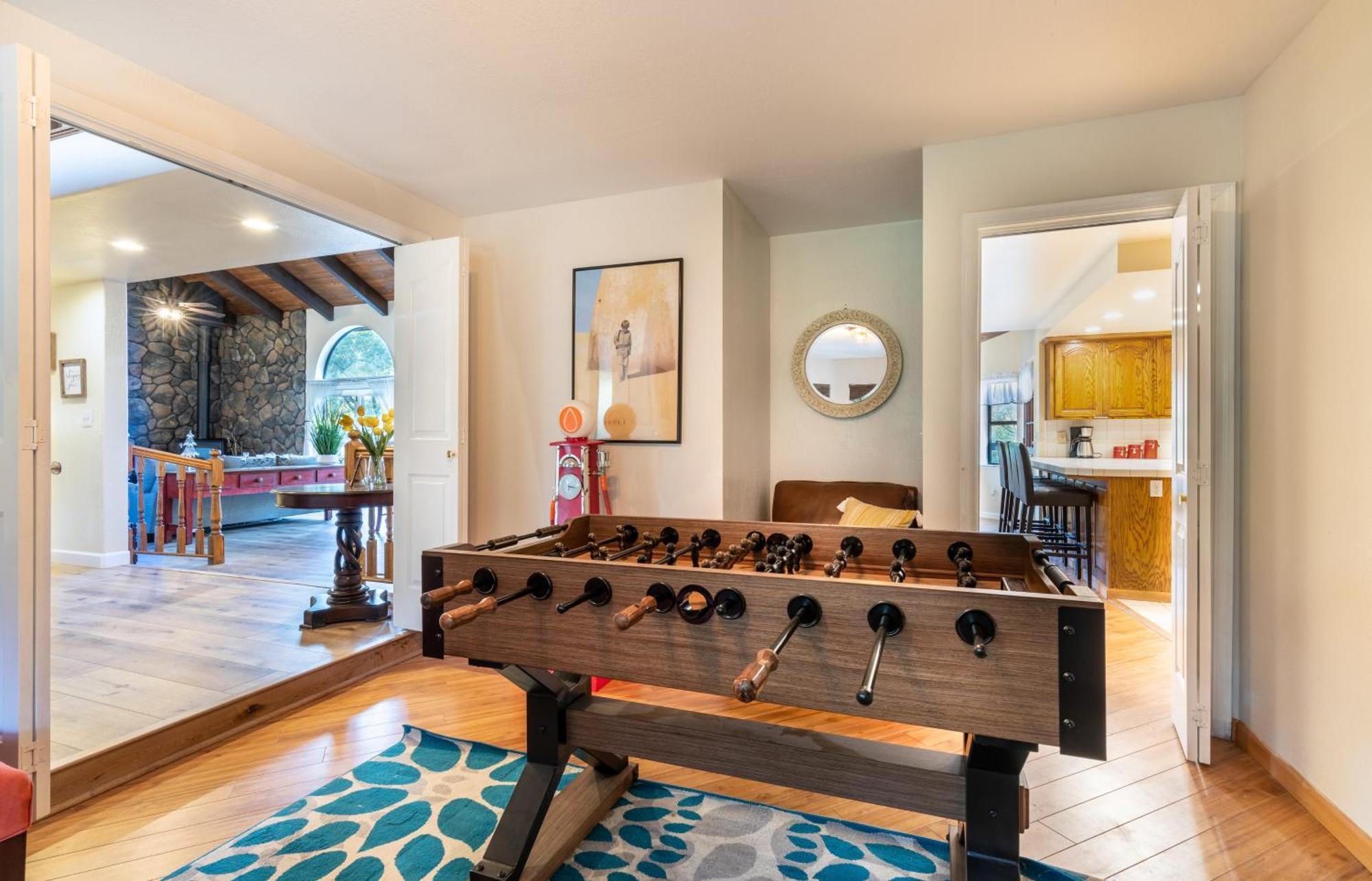 River View Retreat Sleeps 16/ Hot Tub/basketball Court Ferienhaus *