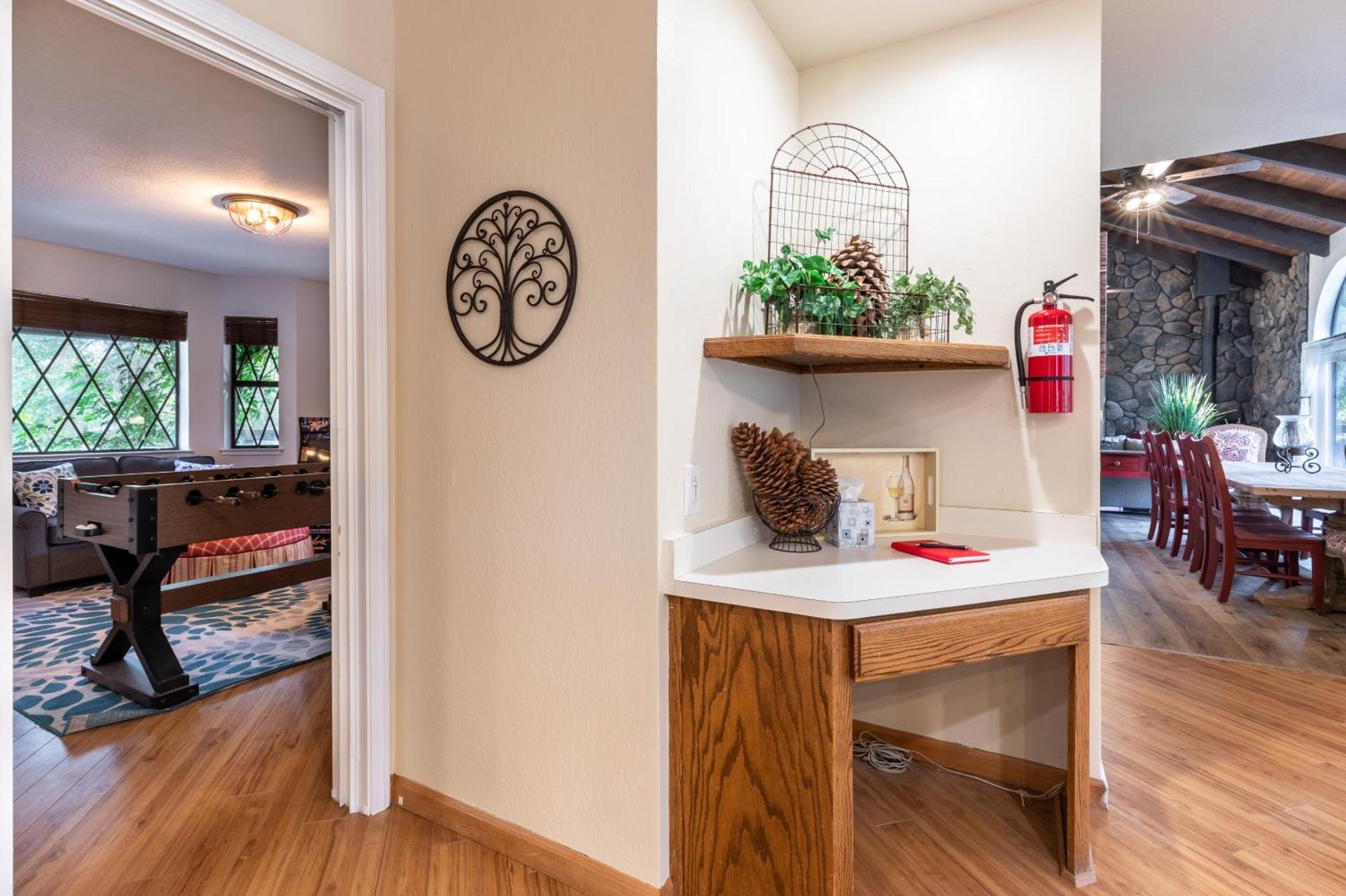 River View Retreat Sleeps 16/ Hot Tub/basketball Court Oakhurst
