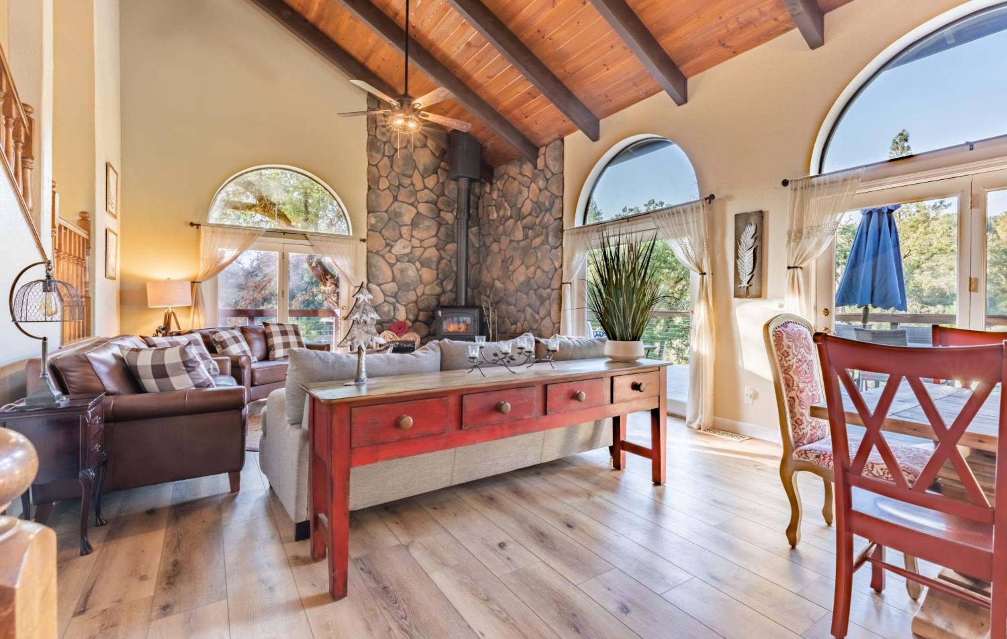 Ferienhaus River View Retreat Sleeps 16/ Hot Tub/basketball Court *