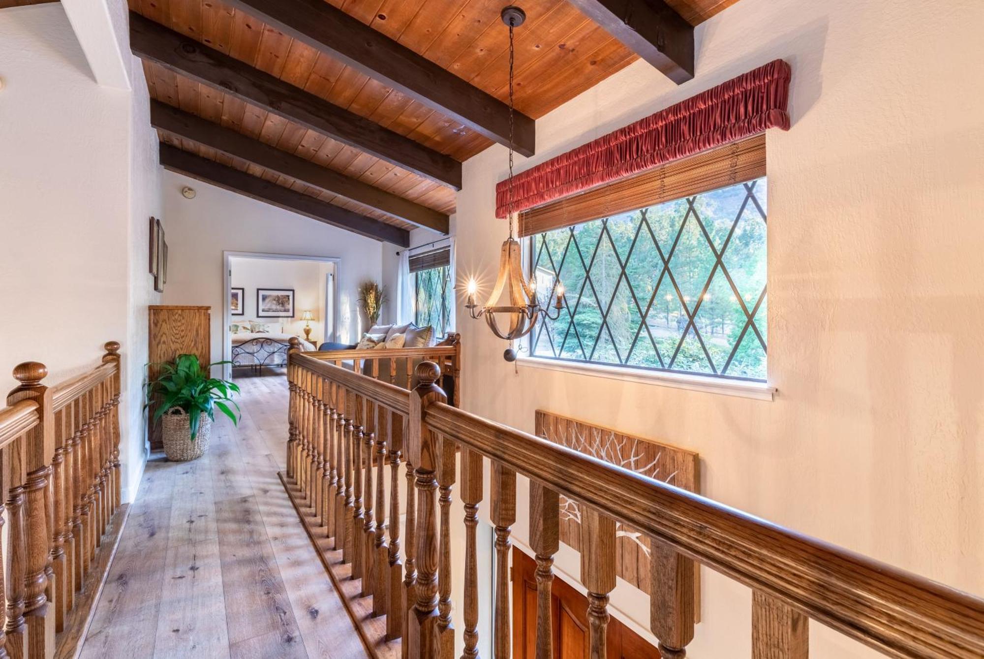 Ferienhaus River View Retreat Sleeps 16/ Hot Tub/basketball Court *