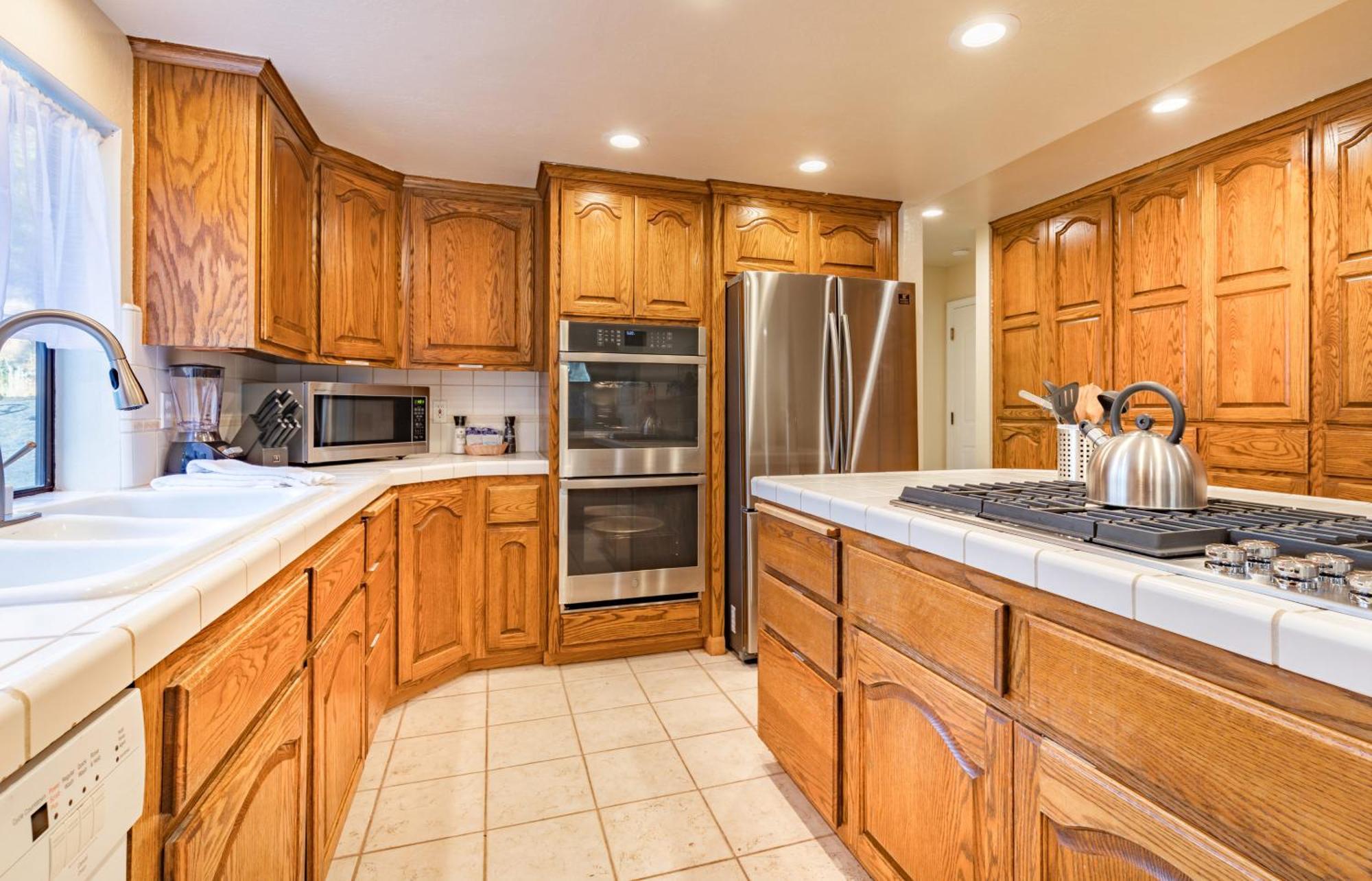 River View Retreat Sleeps 16/ Hot Tub/basketball Court * Oakhurst